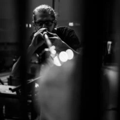 Globe D’arrosage Turquoise En Cristal De Lorraine -Magasin De Verrerie À Domicile globe arrosage cristal lorrain 2