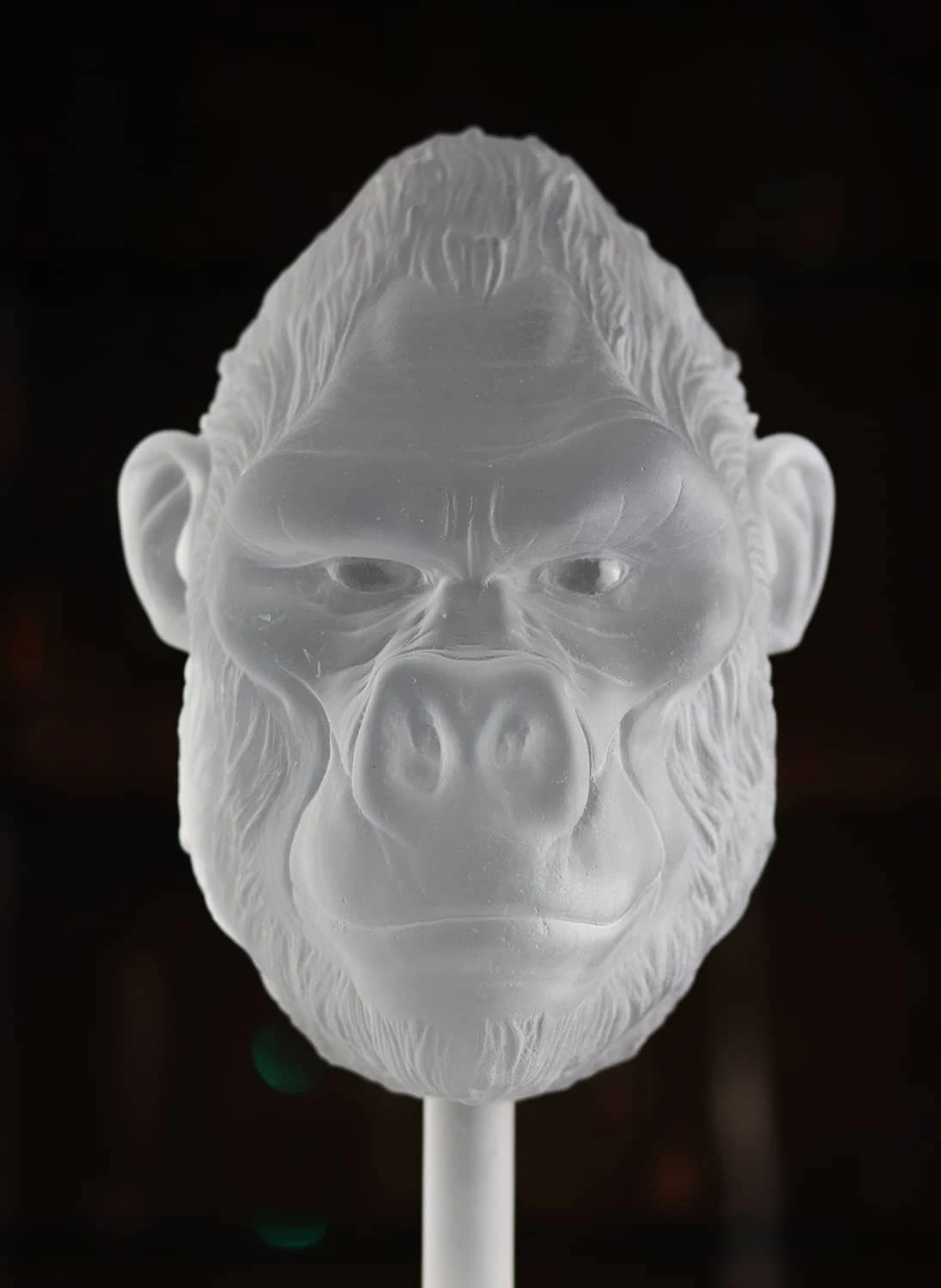 Tête De Gorille Mat Pâte De Cristal Par Loïc Ortega 6 Tête De Gorille Mat Pâte De Cristal Par Loïc Ortega – Image 4